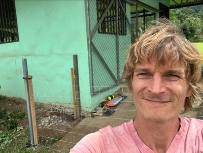 Creation of a gate for the Community Center in Las Tumbas